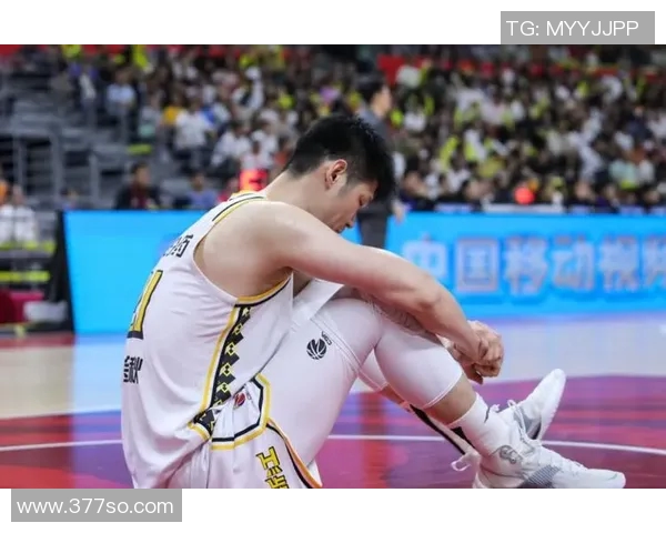 季后赛激战正酣各队拼劲力全开谁能最终登顶称霸赛季